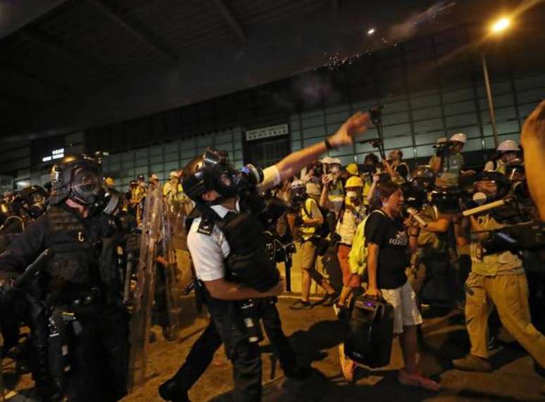 China critica atos em Hong Kong e acusa EUA de interferência