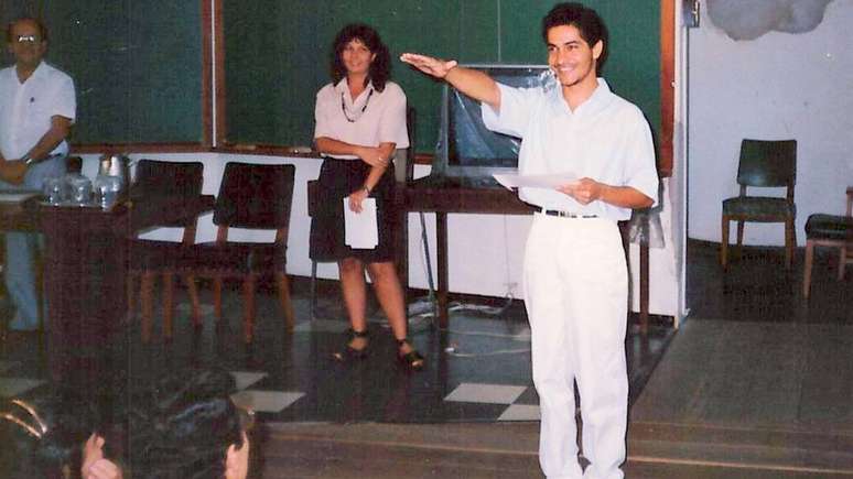 Gilberto, em foto no dia de sua cola&ccedil;&atilde;o de grau, foi um beb&ecirc; com alto grau de subnutri&ccedil;&atilde;o