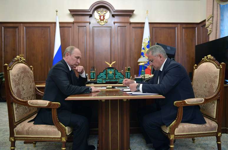 Presidente russo, Vladimir Putin, e ministro da Defesa, Sergei Shoigu
02/07/2019
Sputnik/Alexey Druzhinin/Kremlin via REUTERS