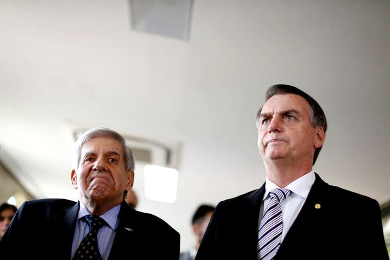 Jair Bolsonaro ao lado do general Augusto Heleno em Bras&iacute;lia
07/11/2018 REUTERS/Adriano Machado 