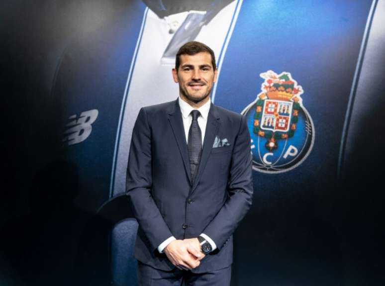Casillas vai se aposentar (Foto: Reprodução)
