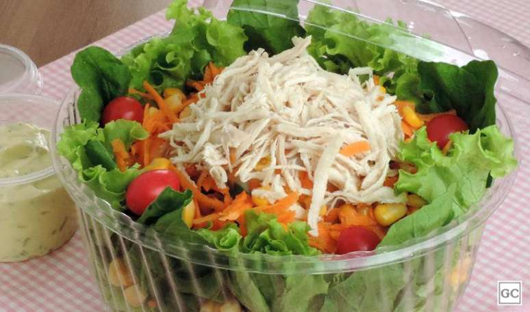 Salada mista com molho - 
