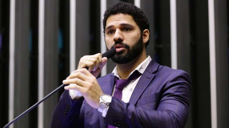 David Miranda: falar em deporta&ccedil;&atilde;o de Glenn Greenwald &eacute; uma 'agress&atilde;o &agrave; democracia'