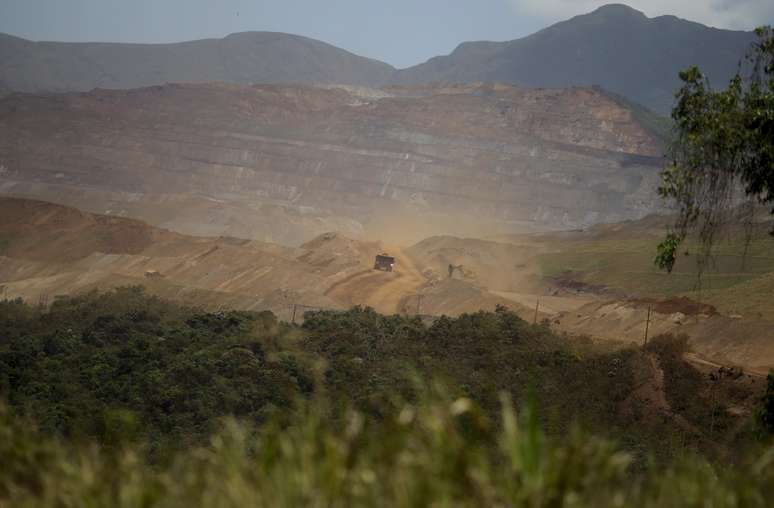 Zona de mineração em Mariana (MG) 
10/11/2015
REUTERS/Ricardo Moraes