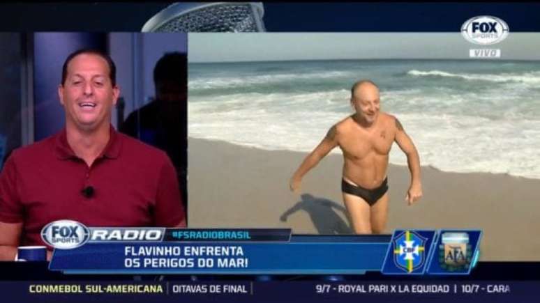 Flavio Gomes teve que cumprir promessa de mergulhar ao vivo (Foto: Reprodução)