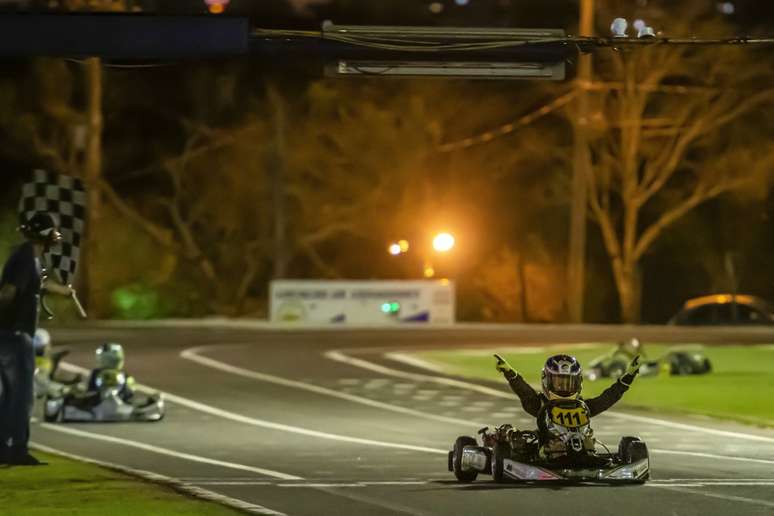 Augustus Toniolo conquista pole, vitória e fecha Open Brasileiro de Kart com vice-campeonato