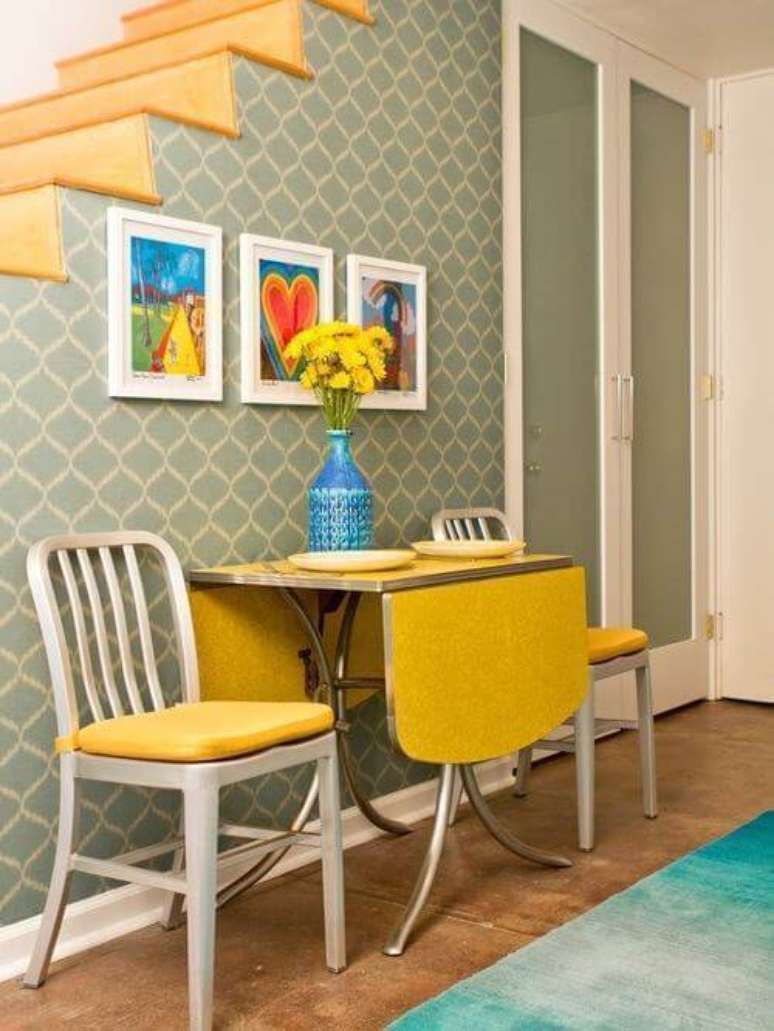 7. Mesa de parede dobrável para cozinha na cor amarela – Por: Pinterest