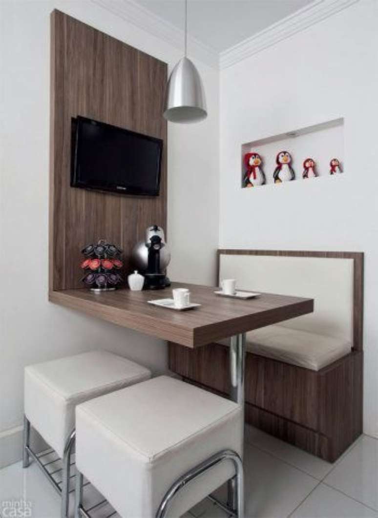 17. Mesa dobr&aacute;vel de parede para caf&eacute; da manh&atilde;