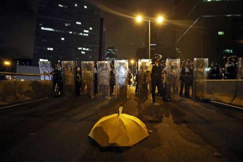 Polícia de Hong Kong prende 1º suspeito de invadir Parlamento