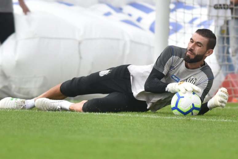 Vanderlei realizou trabalhos leves na academia nesta quinta-feira, no CT Rei Pelé (Foto: Ivan Storti/Santos FC)