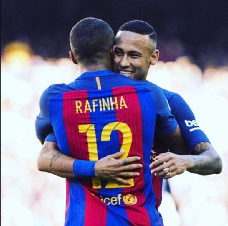 Rafinha e Neymar atuaram juntos no Barcelona entre 2013 e 2016 (Foto: Reprodução/Instagram)