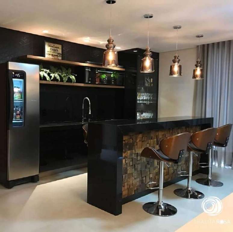 18. O revestimento pedra ferro tamb&eacute;m pode ser usado apenas em alguns detalhes dos ambientes &ndash; Foto: Thalita Rosa