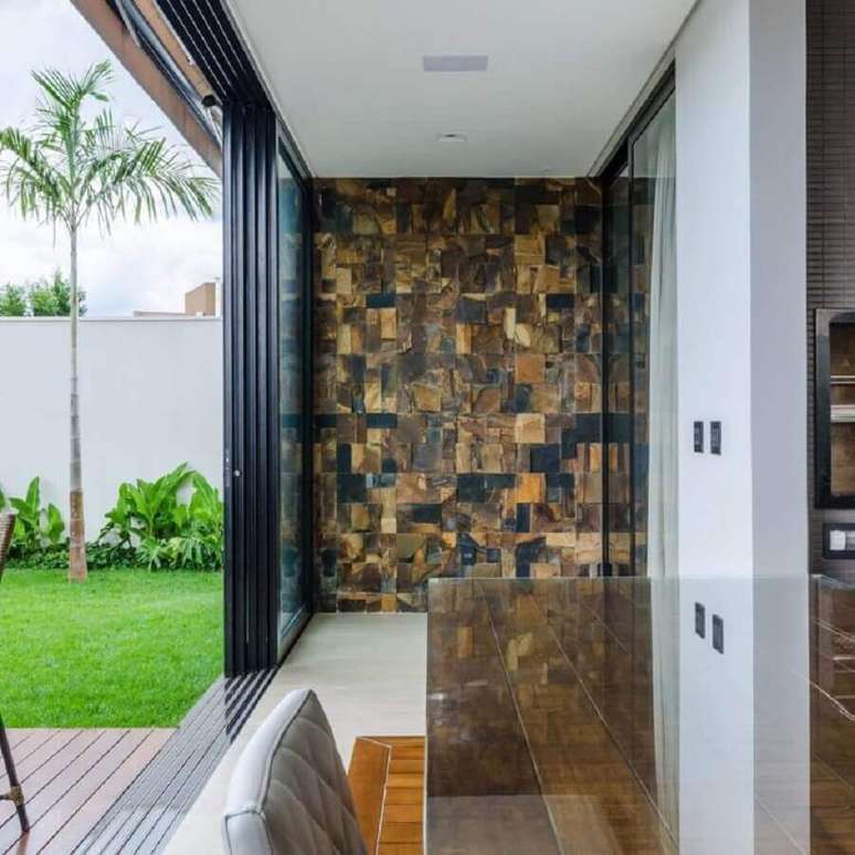 28. Decoração de casa com pedra ferro na entrada – Foto: Ágape Arquitetos Associados