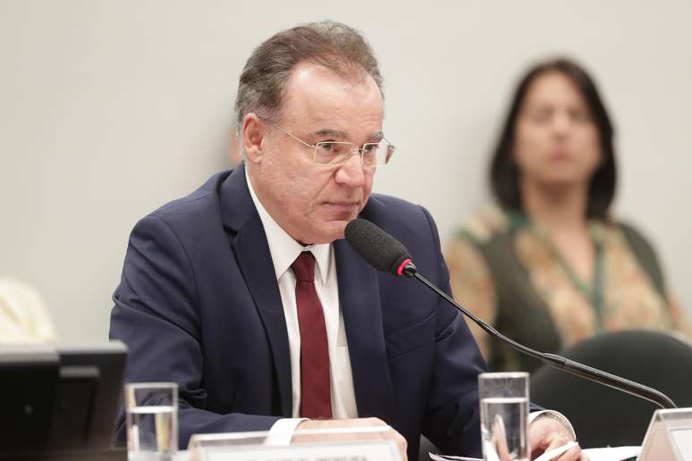 O relator Samuel Moreira (PSDB-SP) na reunião da comissão especial da reforma da Previdência, na Câmara dos Deputados, em Brasília