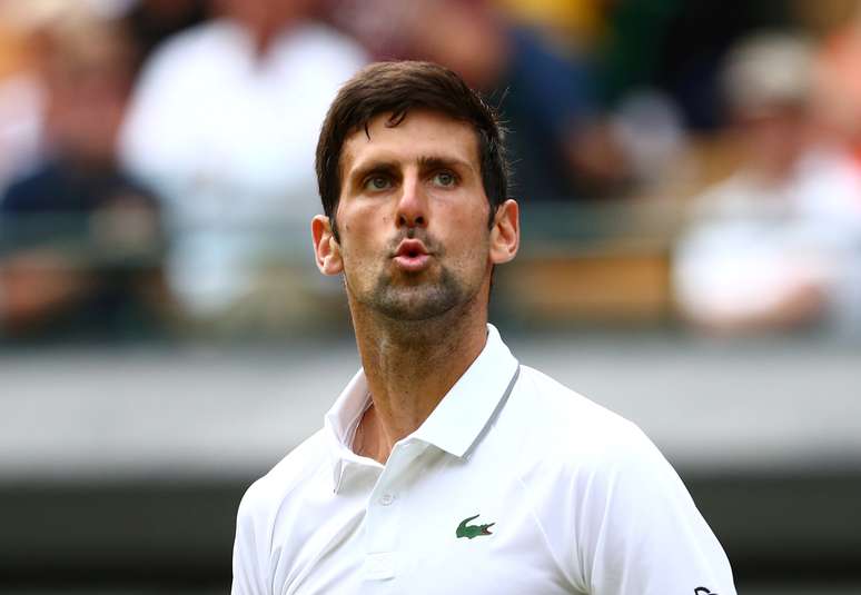 Novak Djokovic comemora vitória sobre Hubert Hurkacz em Wimbledon
05/07/2019 REUTERS/Hannah McKay 