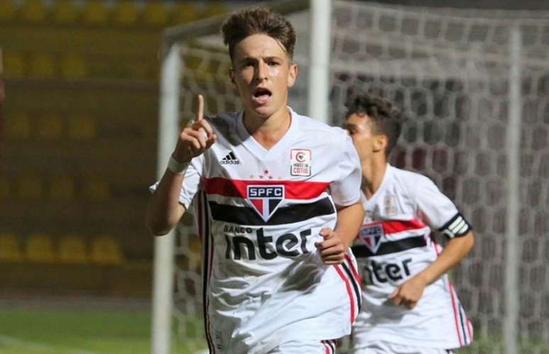 João Adriano foi o autor do gol que empatou o jogo aos 48 minutos da etapa final (Foto: Igor Amorim/saopaulofc.net)