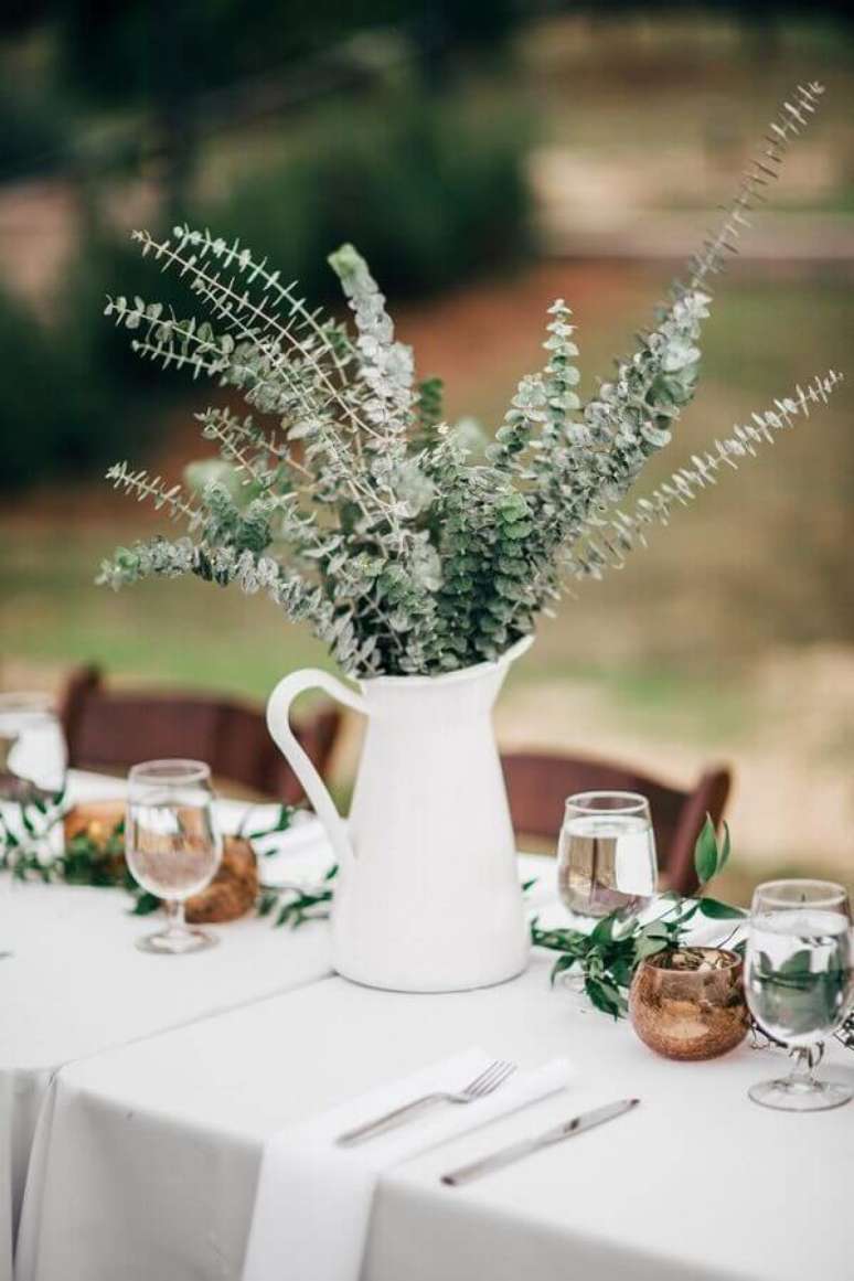 40. Enfeite de mesa para casamento simples e fácil de fazer – Foto: Bridalore