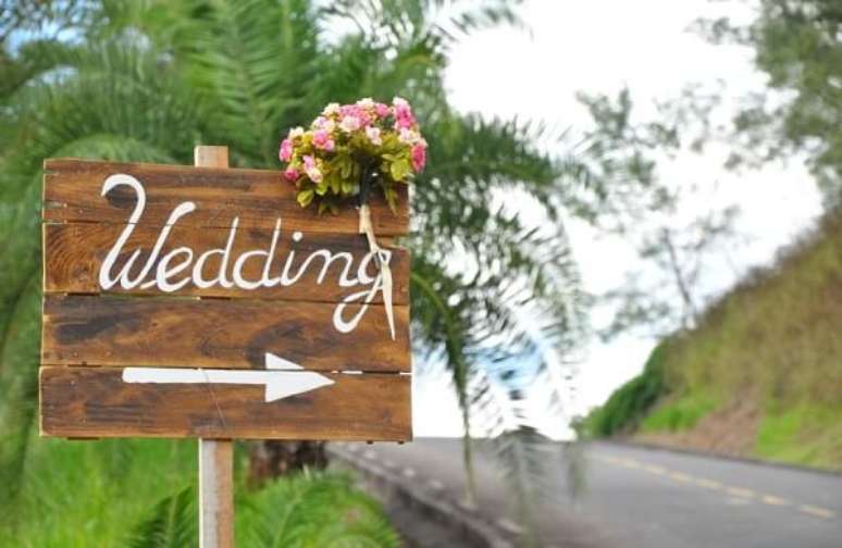 54. Plaquinhas&nbsp;de casamento informativas. Fonte: Pinterest