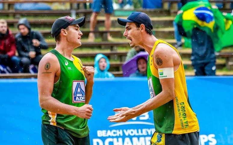 André e George perdem nas quartas e Brasil dá adeus ao Mundial de Vôlei de Praia.