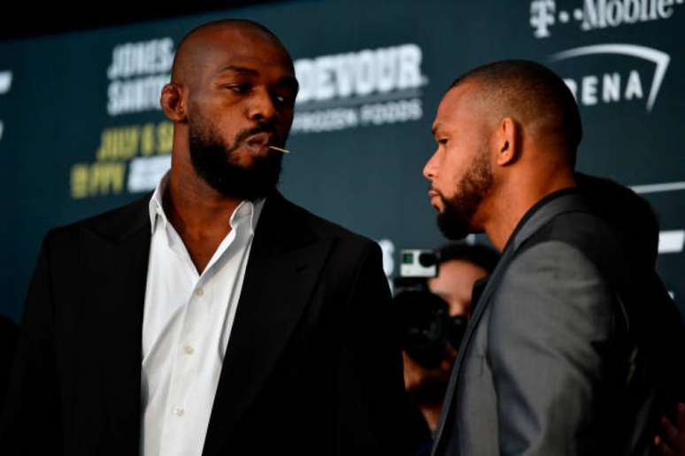 Jon Jones terá que confirmar seu favoritismo diante do brasileiro Thiago Marreta (Foto: Getty Images/UFC)