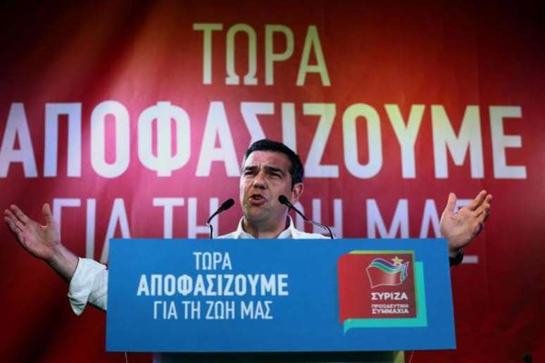 Em dia decisivo para Tsipras, Grécia vota em legislativas
