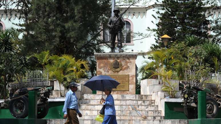 Um memorial de guerra foi erguido na capital hondurenha de Tegucigalpa
