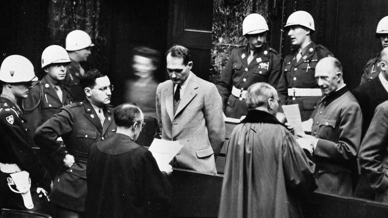 Durante grande parte de seu julgamento, o criminoso de guerra nazista Rudolf Hess afirmou ter amnésia