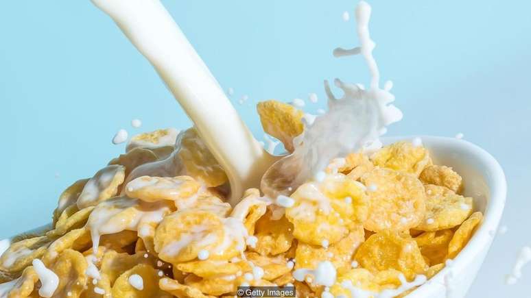 As pessoas muitas vezes subestimam a quantidade de leite que consomem, esquecendo que adicionam no caf&eacute; ou cereal
