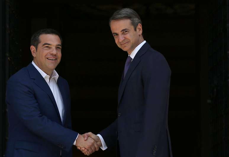 Novo premiê da Grécia, Kyriakos Mitsotakis, se encontra com premiê que deixa o cargo, Alexis Tsipras, em Atenas
08/07/2019
REUTERS/Costas Baltas