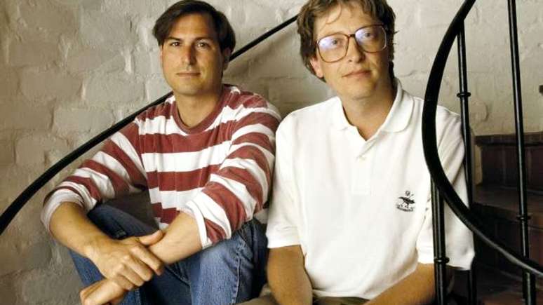 Jobs e Gates, ainda na flor da idade, nos anos 80. Fonte: Gadgets360/Reprodução