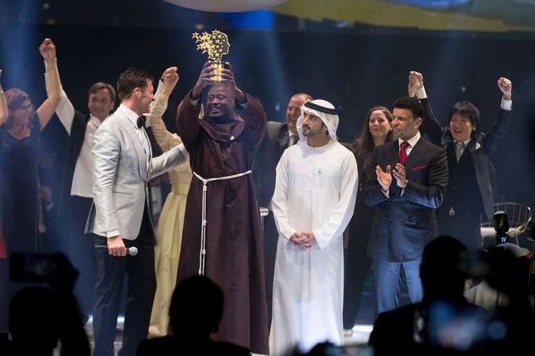 Peterb Tabichi foi eleito o melhor professor do mundo