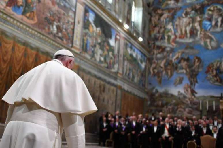Papa Francisco durante cerimônia na Capela Sistina