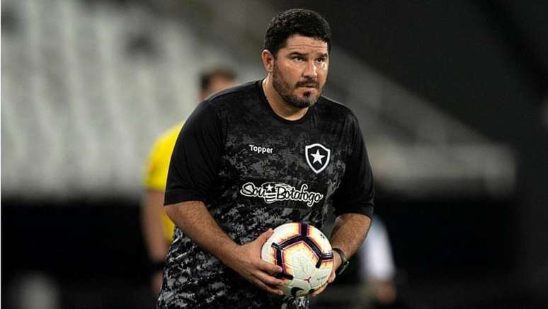 Eduardo Barroca, técnico do Botafogo.