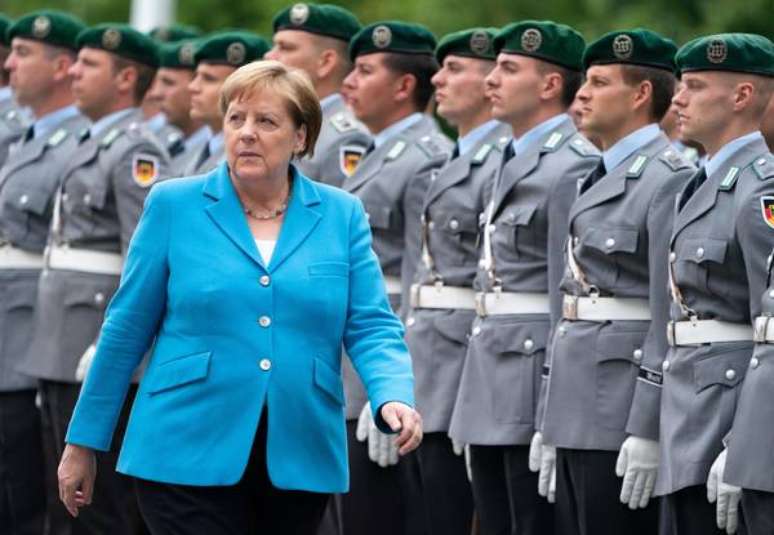 Angela Merkel durante cerimônia de recepção ao primeiro-ministro da Finlândia