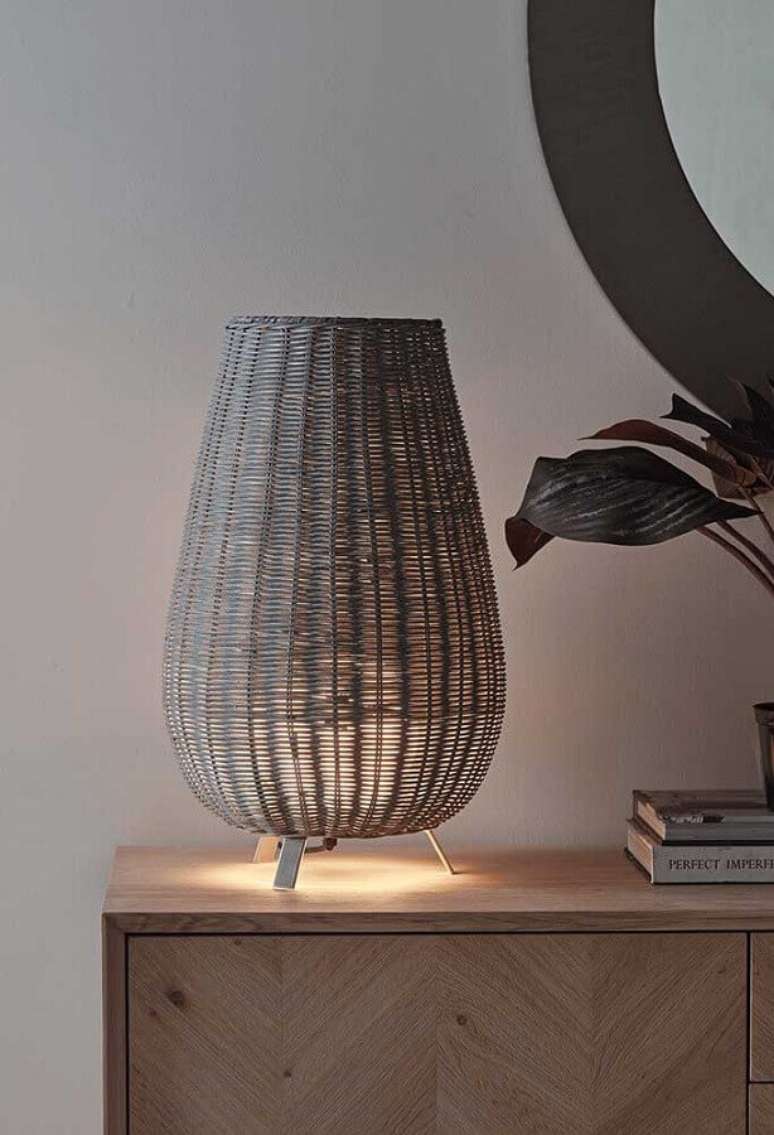 10. O rattan &eacute; um material que pode ser usado tanto para fazer m&oacute;veis quanto para objetos decorativos &ndash; Foto: Mauricio Gebara Arquitetura