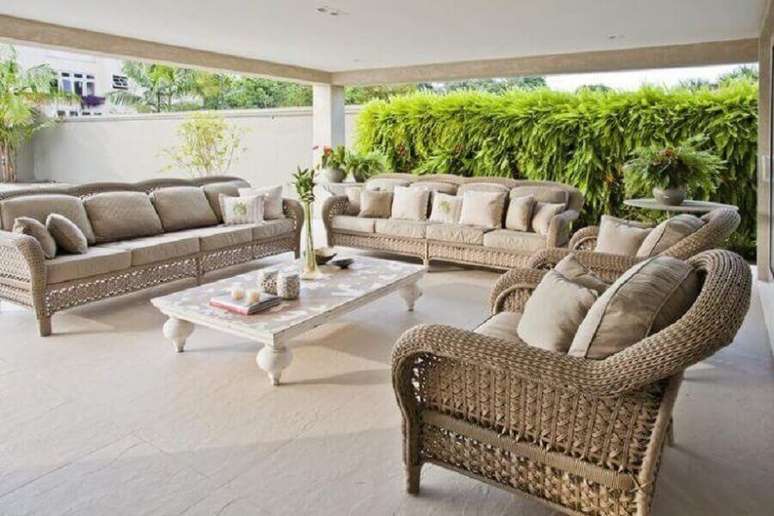 44. M&oacute;veis rattan s&atilde;o perfeitos para colocar um toque aconchegante nos ambientes &ndash; Foto: CB Arquitetos