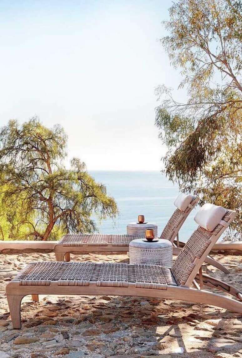 51. Decora&ccedil;&atilde;o com espregui&ccedil;adeira rattan &ndash; Foto: Pinterest