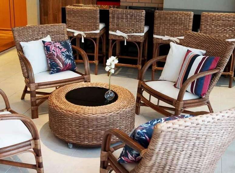 55. M&oacute;veis rattan para decora&ccedil;&atilde;o de varanda gourmet &ndash; Foto: Jaqueline Salvador