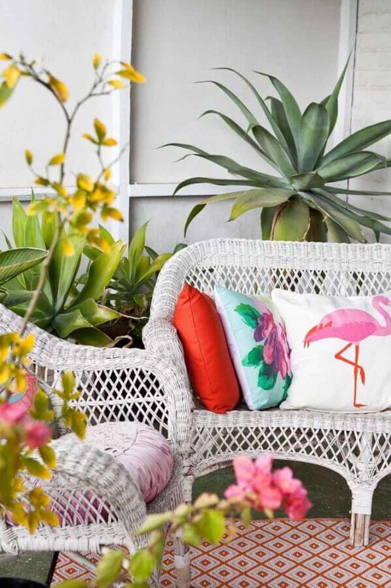 8. Evite utilizar os m&oacute;veis rattan em &aacute;rea externa totalmente descoberta &ndash; Foto: Meu Rebuli&ccedil;o