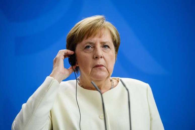 Após tremores, impressa alemã cobra explicações de Merkel