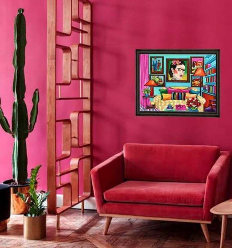 23. Que tal usar uma poltrona vermelha para sua sala ficar ainda mais bonita? &ndash; Por: Pinterest