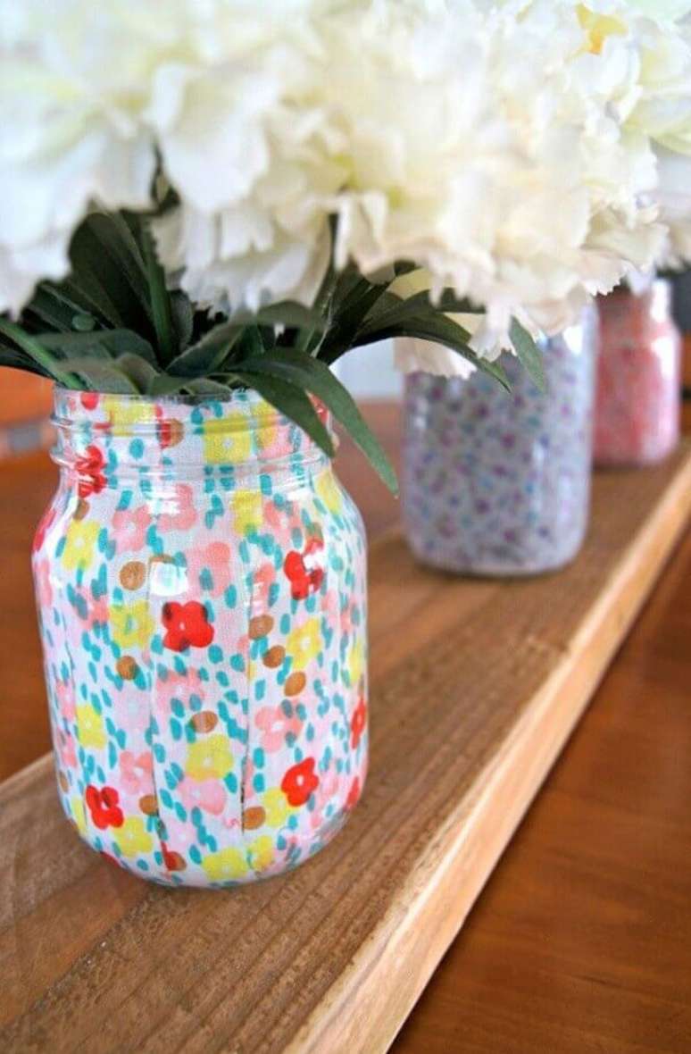 73. Vidros decorados com tecidos estampados. Fonte: Pinterest