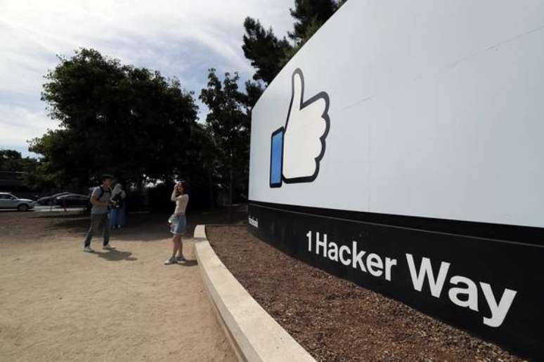 Entrada da sede do Facebook em Menlo Park, na Califórnia