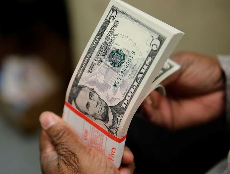 Notas de dólar 
26/03/2015
REUTERS/Gary Cameron/