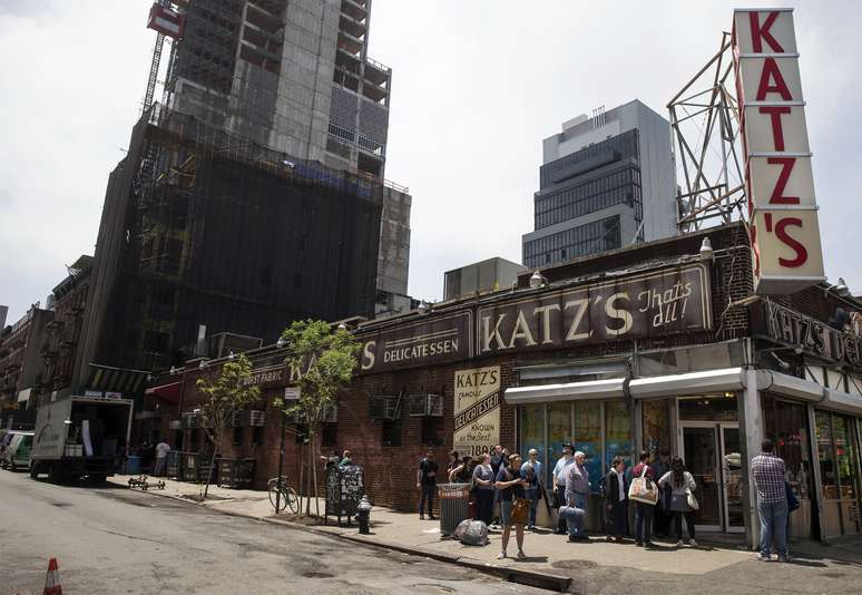 Fachada da Katz's Delicatessen, em Nova York
13/06/2014
REUTERS/Brendan McDermid 
