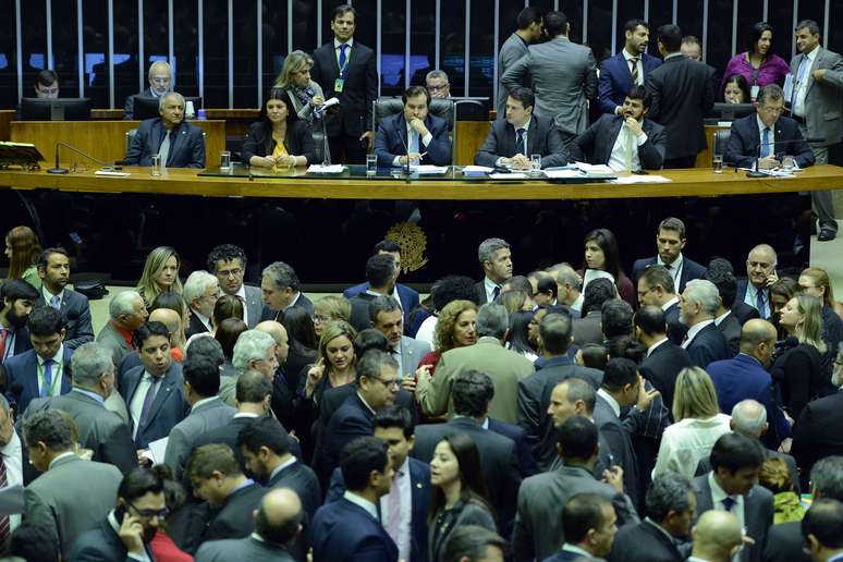 Plenário da Câmara dos Deputados durante votação de destaques ao texto-base da reforma da Previdência