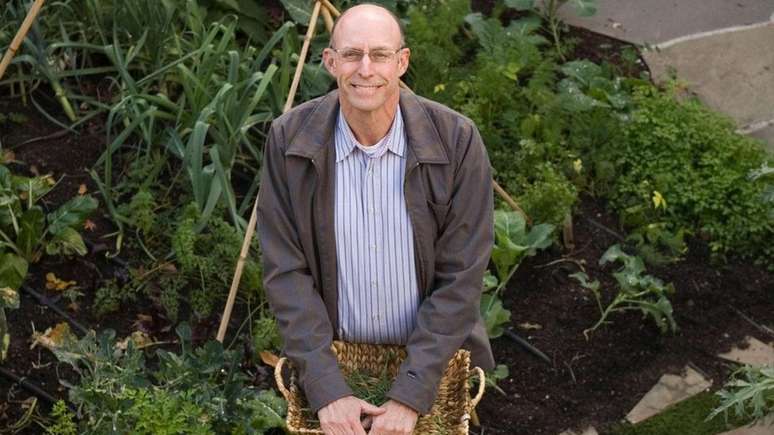 Autor e ativista Michael Pollan &eacute; famoso por mantras como 'Coma comida. N&atilde;o muito. Principalmente plantas.'