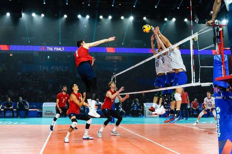 Seleção masculina de vôlei da Rússia bate os EUA e leva o bi da Liga das Nações.