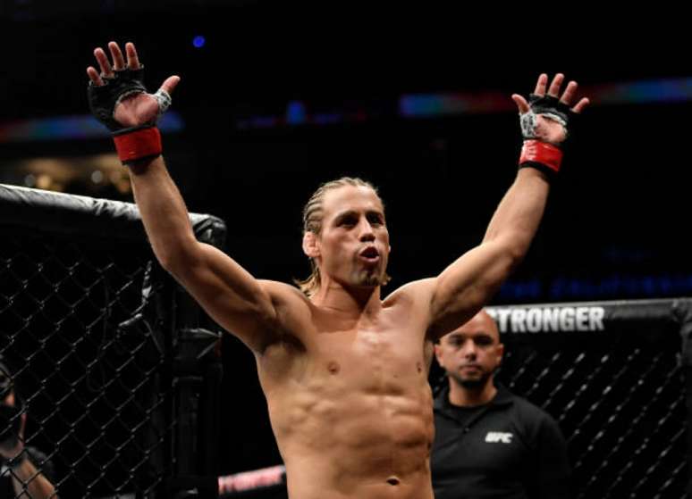 Aos 40 anos, Urijah Faber retornou ao UFC com vitória ainda no primeiro round (Foto: Getty Images/UFC)