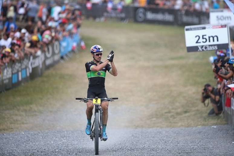 Henrique Avancini conquistou o terceiro lugar na etapa da França da Copa do Mundo (Foto: Divulgação)